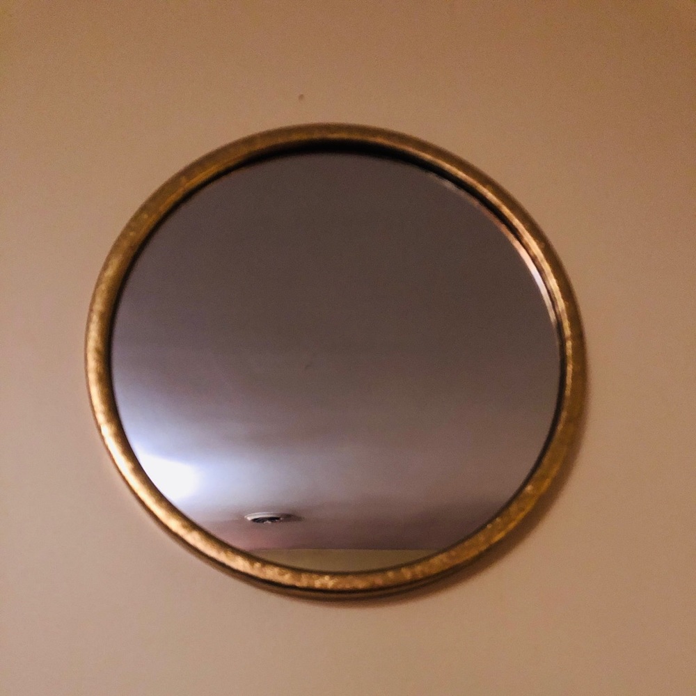 Round Mirror with Gold Frame
